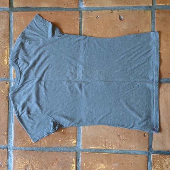 Walt Disney World Peace Love Capsleeve Women's Small - Picture 2 of 4